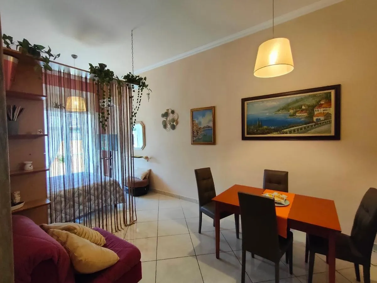 Madda'S Apartament Naples Italy
